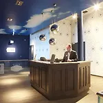 Aja 格洛米茨