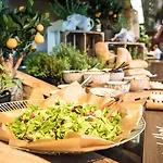Aja Hotel 4*